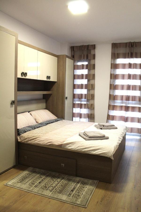 오라데아 Apartman Sarah 아파트 외부 사진
