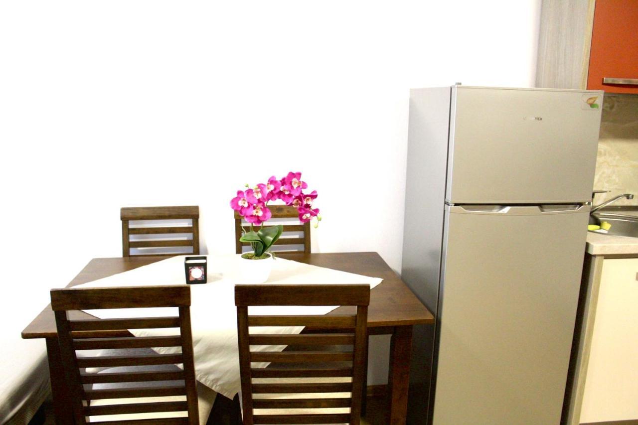 오라데아 Apartman Sarah 아파트 외부 사진